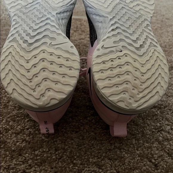 Women’s Nike Odyssey React 2 Flyknit Sneaker Size 7.5 - Picture 14 of 16